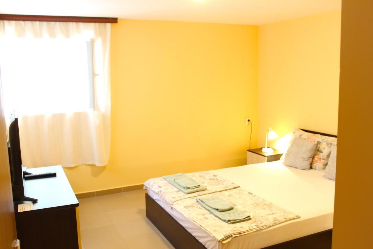 Guest House "Emily" In Troshevo Варна Экстерьер фото
